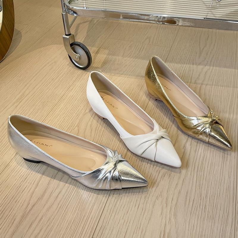 Fashion Hot Selling Pointed Shoes Women Summer Soft Sole 2025 New Women's Shoes Shallow Mouth Scoop Shoes Flat Heel  Leather Flats