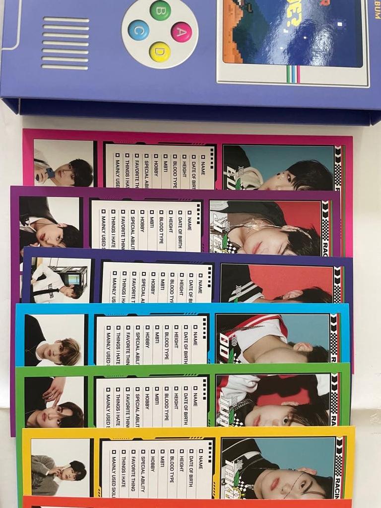 [USED] LUN8 1st Mini Album CONTINUE?