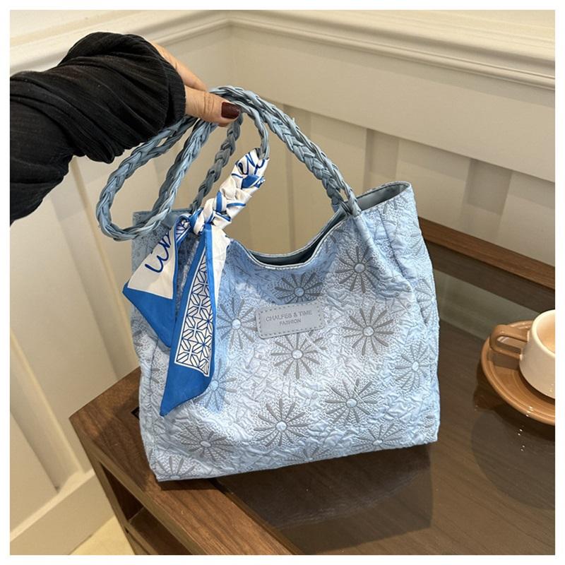 Embroidered large bag for women 2024 spring and summer new forest style small fresh tote bag canvas embroidered ribbon shoulder bag