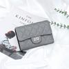Cartera corta de cuero de lujo ligero para mujer, nueva de 2025, plegable de tres pliegues, billetera corta de piel de vaca caviar, espacio para múltiples tarjetas