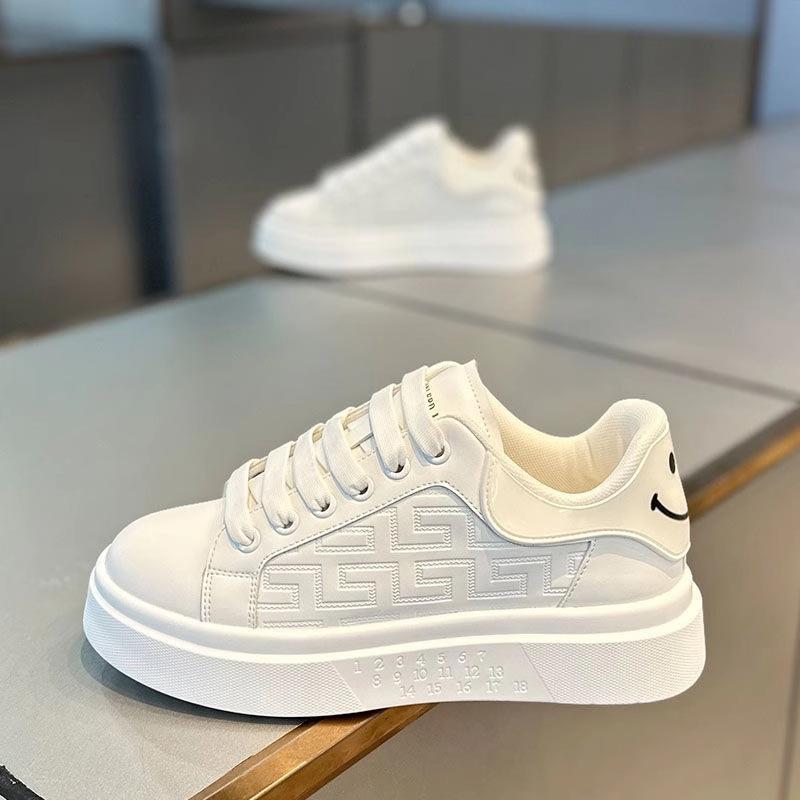 

Мужская обувь весна 2025 новая дышащая на толстой подошве увеличивающая рост обувь на платформе модная универсальная спортивная и повседневная обувь мужские белые кроссовки 44