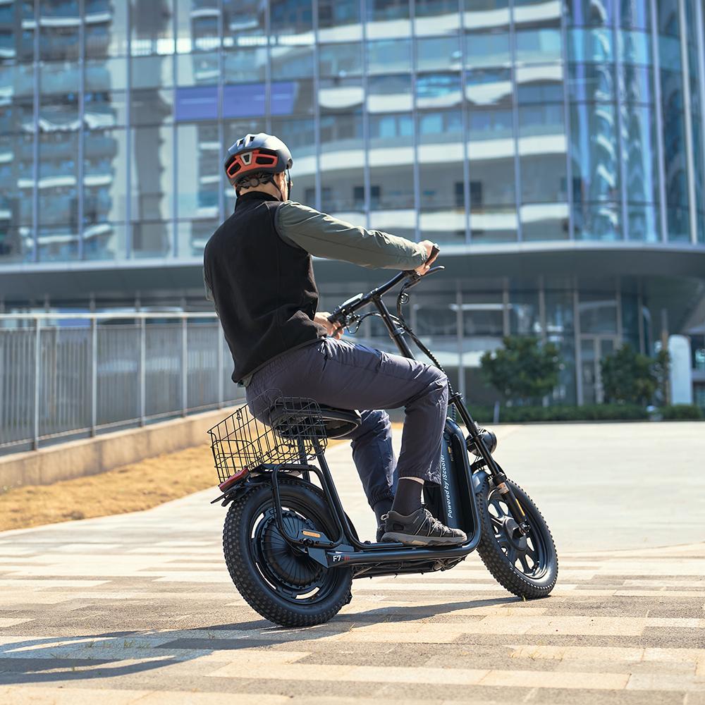 iScooter F7 1000W Electric Scooter With 16-inch Pneumatic Snow Tires, 48V/10.4Ah Battery, 45km/h Top Speed, And 64km Range