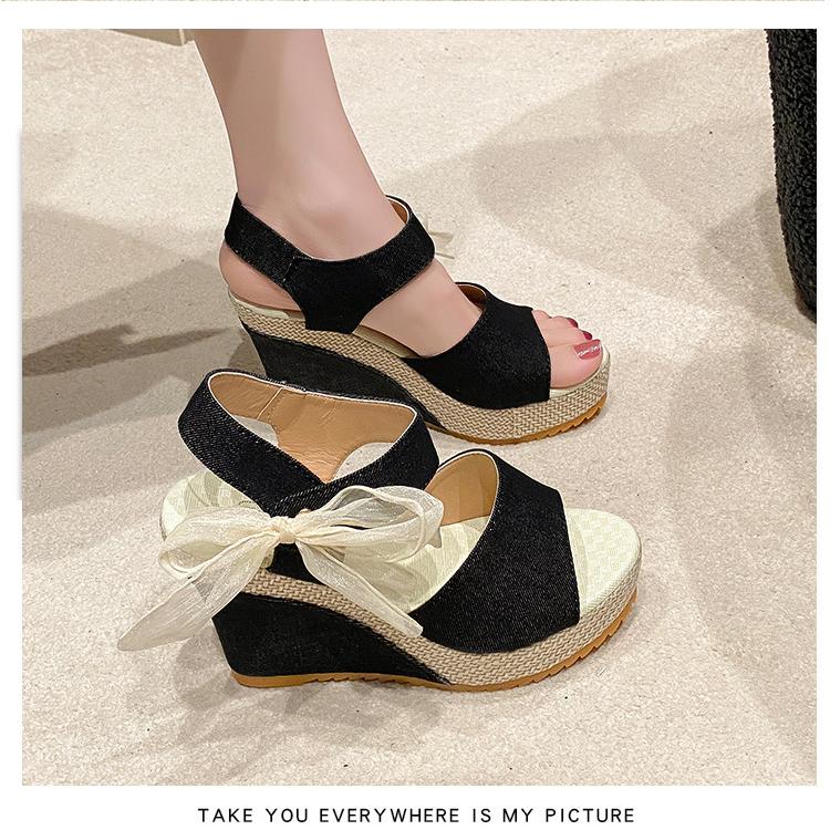 Plattformsandaler 2024 nye kvinner Komfortable plattformsko Høyhælte vanntette snøresandaler