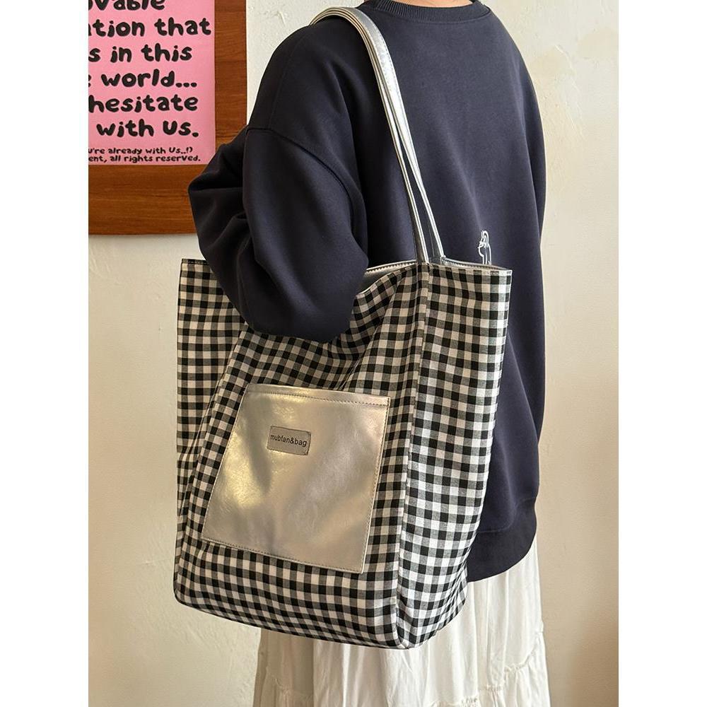 

Корейская высококачественная серебристая сумка-тоут, новая двусторонняя сумка на плечо большой вместимости, нишевая клетчатая сумка для компьютера