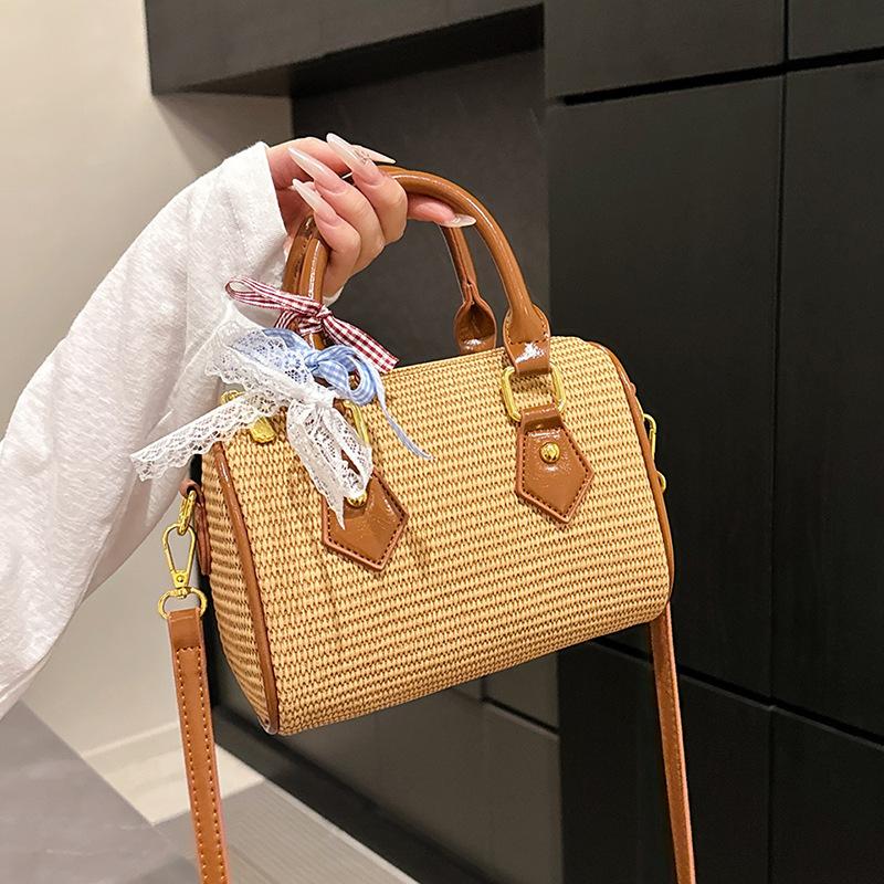 Woven Small Bag Women's High-end Sense New Messenger Bag Women's Versatile Niche Beach Vacation Straw Bag