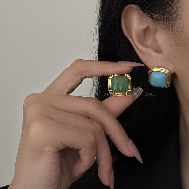 Minimalist retro amethyst beeswax turquoise jade stud earrings French commuter temperament earrings square colorful treasure versatile earrings
