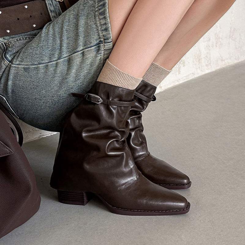 Krazing Pot Cow Skin Winter Square Toe Size 42 Square Heels Metal Buckle Women Zipper Chelsea Boots Women Pleated Decoration Ankle Boots