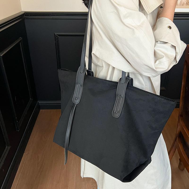 Tote bag women's 2025 new large-capacity commuter bag autumn casual fashion shoulder bag college student class bag