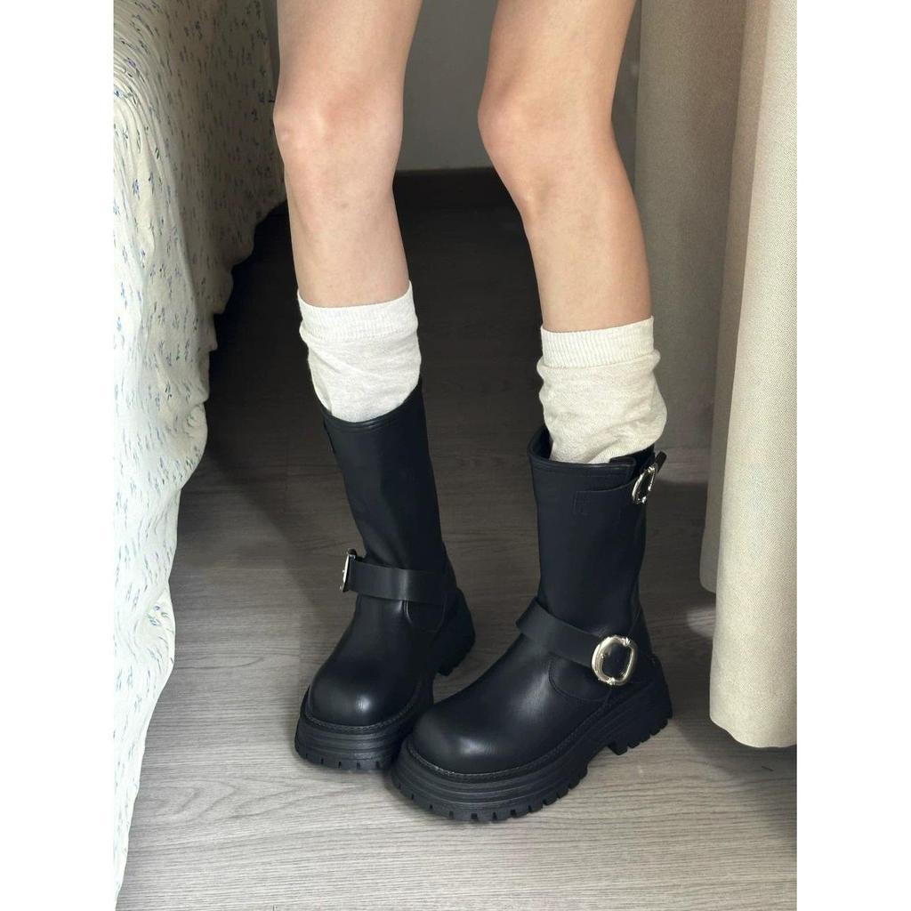 Retro Thick-Soled Slip-On Martin Boots for Women - 2025 Autumn Slimming, Versatile, Height-Enhancing Design