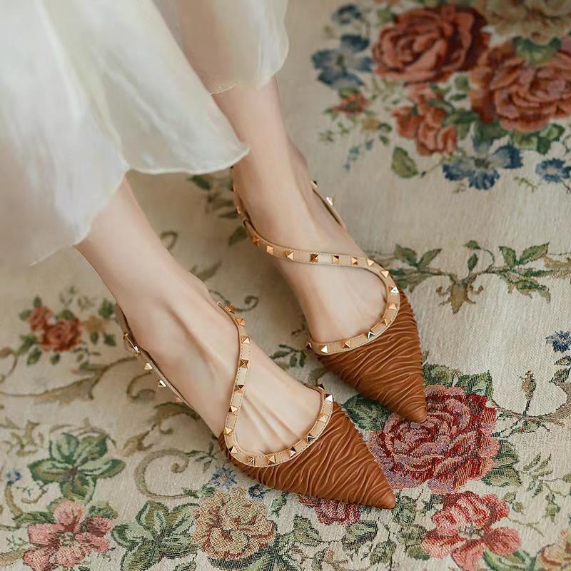 

Fashion Baotou Sandals Women s 2025 New Rivet One Word Buckle with Fairy Wind Back Air Single Shoes Pointed High Heels Sandals Women 40 коричневый