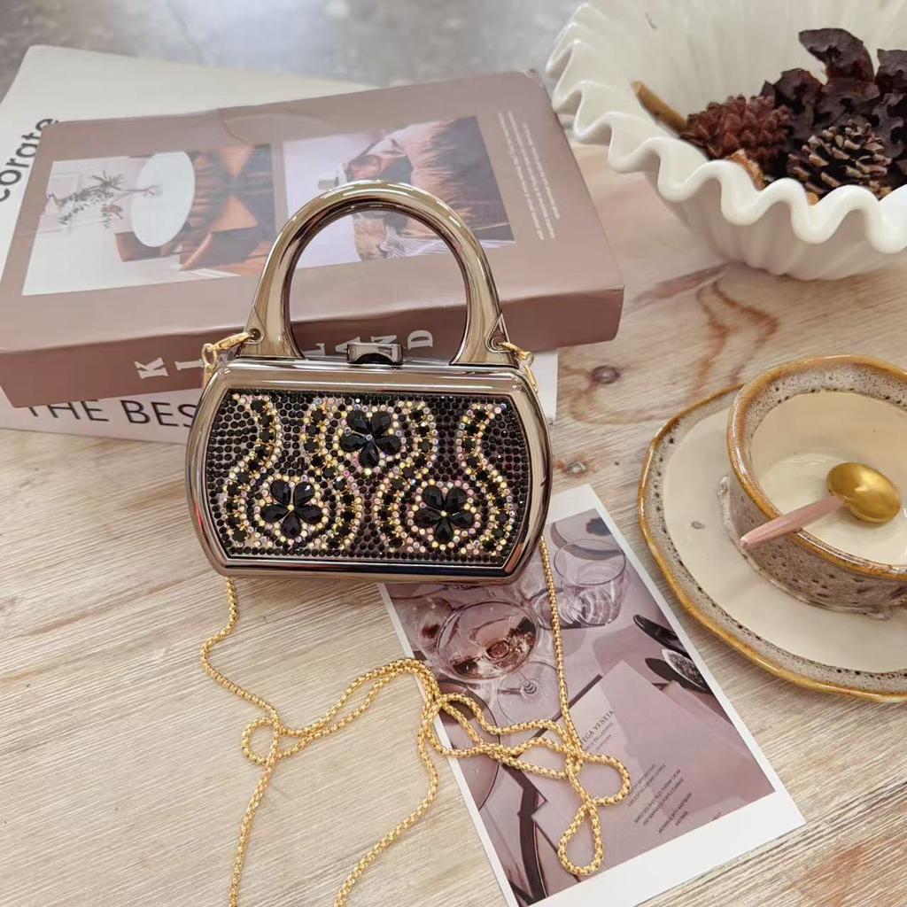 Korean Women'S Crossbody Light Luxury Red Envelope Mini Bag Summer Exquisite Flash Diamond Children'S Bag Shoulder Bag