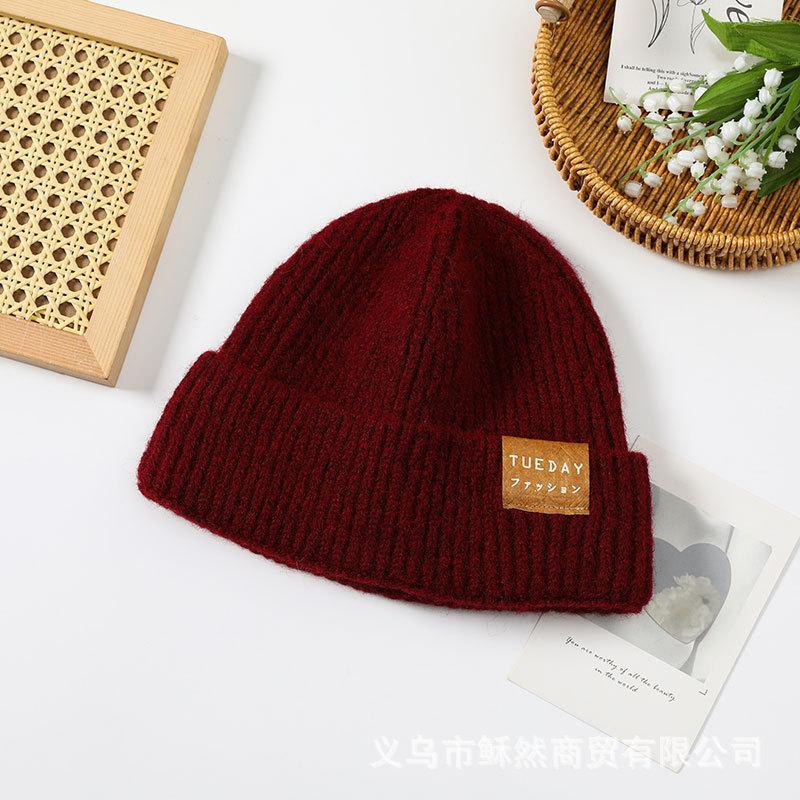 Thickened knitted wool hat Women's winter warm pullover hat Cold-proof and windproof pullover hat Cold hat Ear protection hat