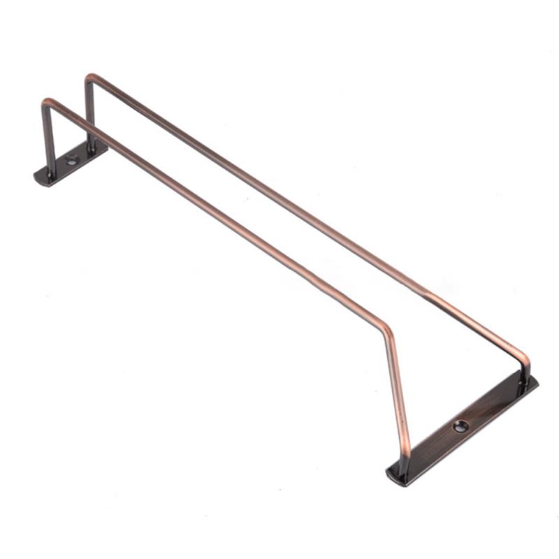 

Залізне покриття, бронзове кріплення на стіні, бокали, що висять, полиця-тримач для бокалів