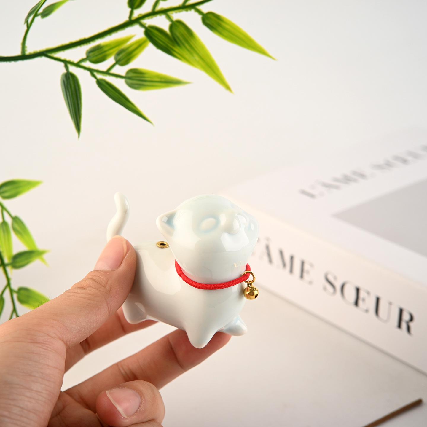

INS Creative Mini Ceramic Cat Incense Holder - Soft, Cute Aromatherapy Ornament for Healing Tea Ceremonies
