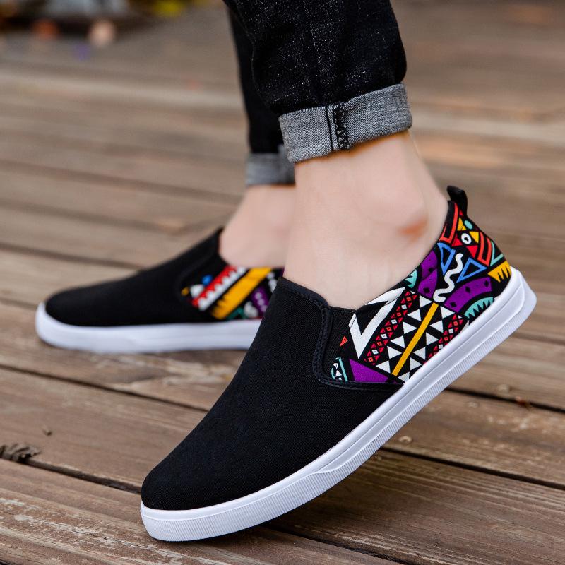Men's Casual Breathable Slip-On Korean Style Hand-Painted Canvas Shoes - Comfortable Lazy Shoes for Students.