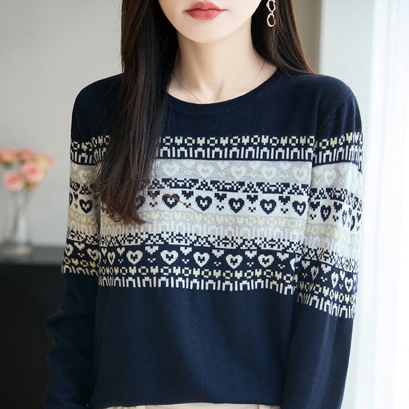 

A Long-sleeved Heart-shaped Jacquard Pullover for Women, A New Retro Round-neck Sweater for Early Autumn M тёмно-синий
