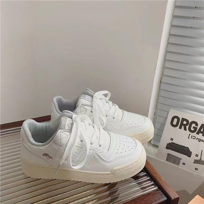 

Обувь женская 2025 новая весенняя студенческая на плоской подошве универсальная популярная обувь для скейтборда весна и лето ins трендовая обувь спортивная маленькая белая обувь 40 чистый белый