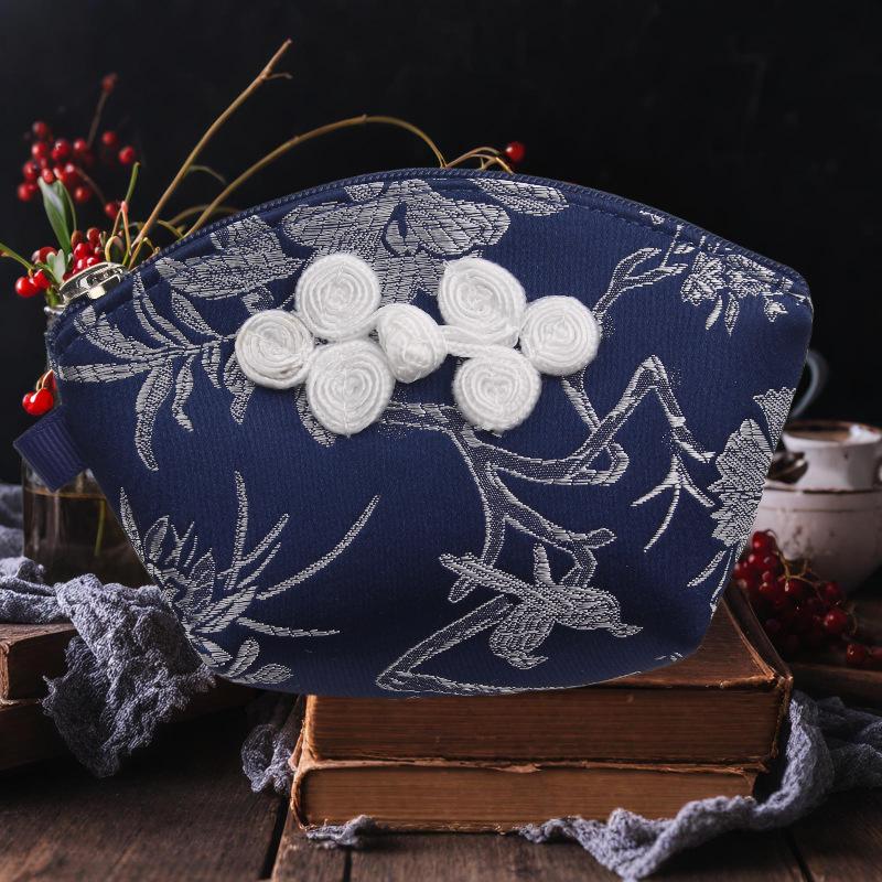 Chinese Yun Jin Seashell Coin Purse: Qipao Hanfu Shopping and Accessories Bag for Women