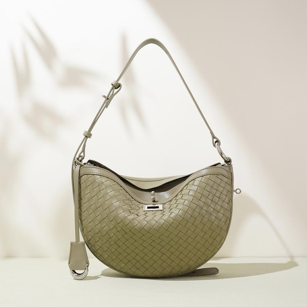 New Woven Niche Design Crescent Bag Shoulder Bag Fashion Simple Casual Messenger Bag Women