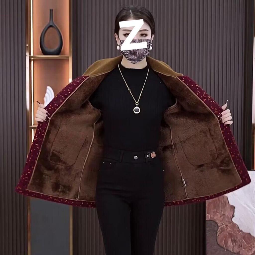 Elegant Women's Velvet-Lined Mid-Length Coat for Autumn/Winter - Stylish, Slimming, High-End Design for Moms