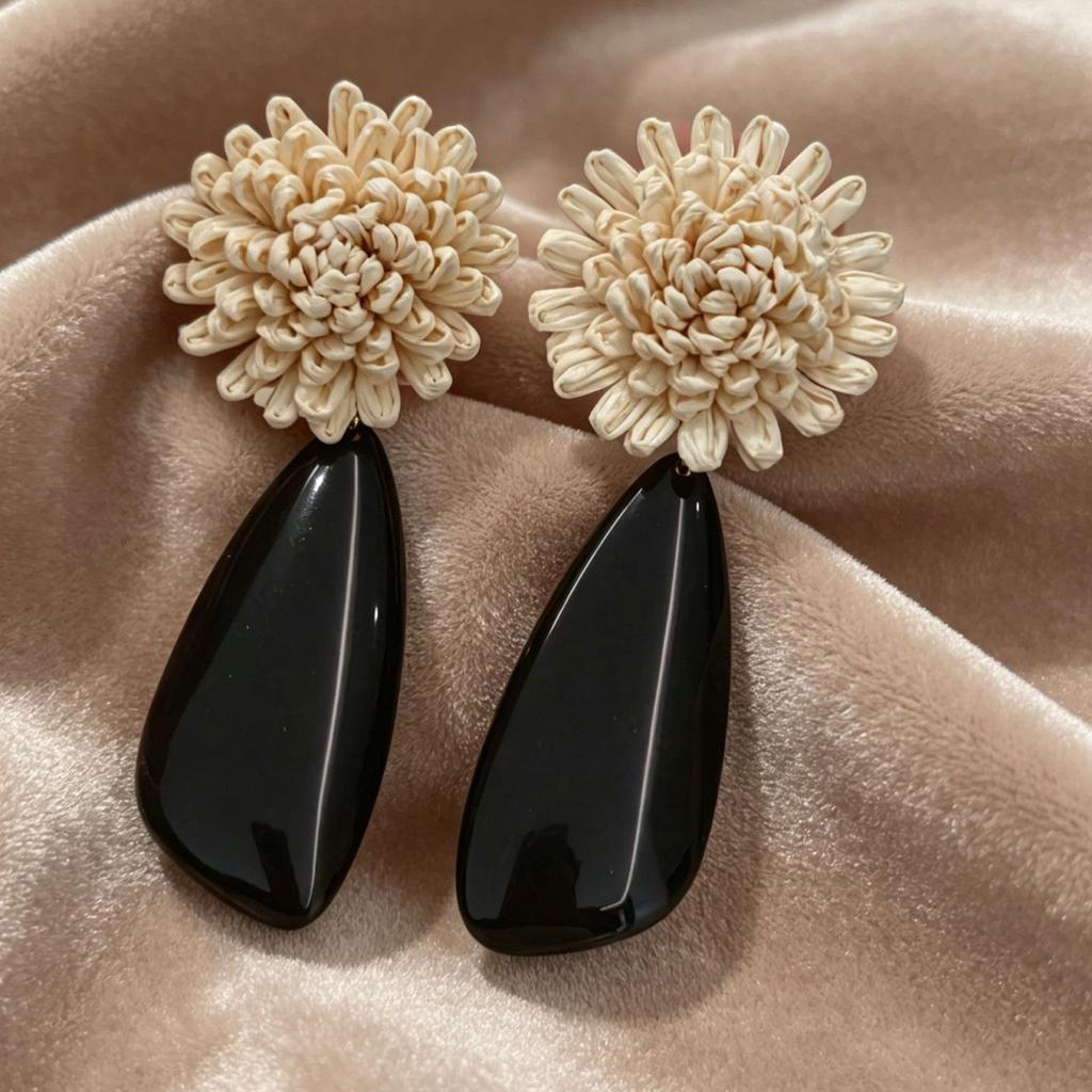 Vintage Black Series Stud Earrings 925 Silver Needle Minimalist High-End Personality Accessories for Women