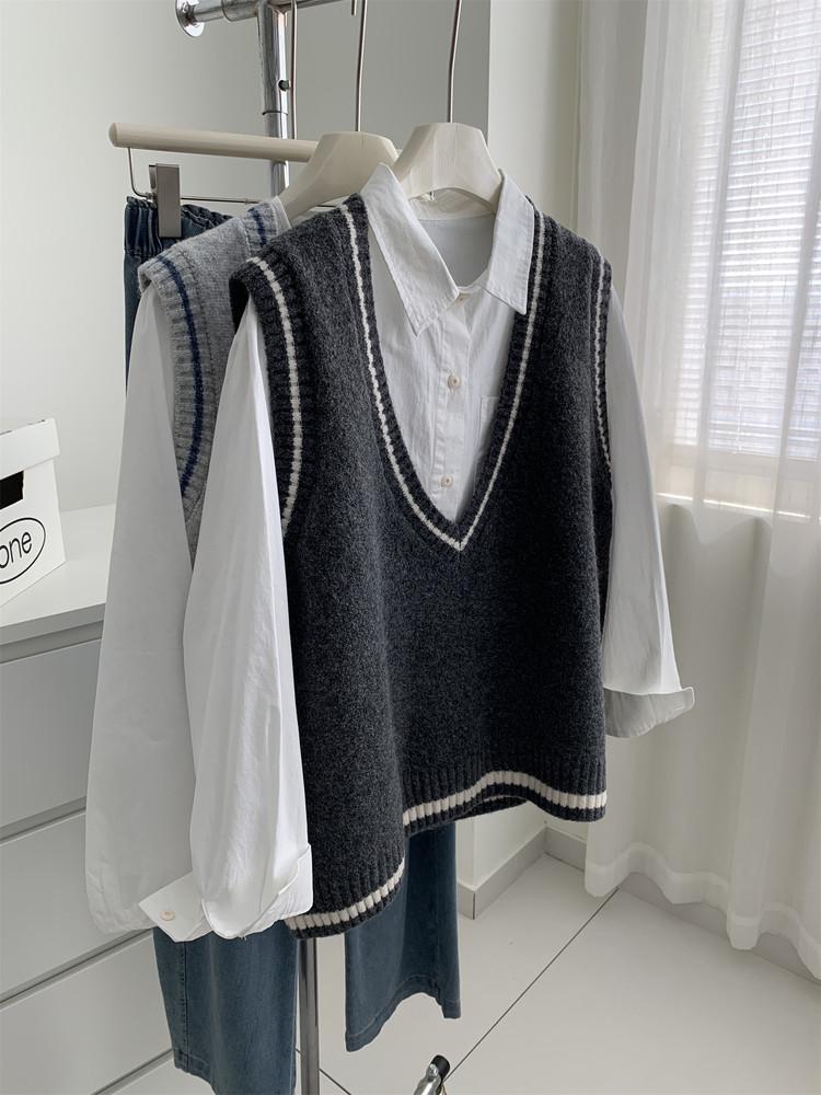 Korean Style V-Neck Wool Knit Vest for Women - Loose Fit, Age-Reducing, Perfect for Spring & Autumn Layering