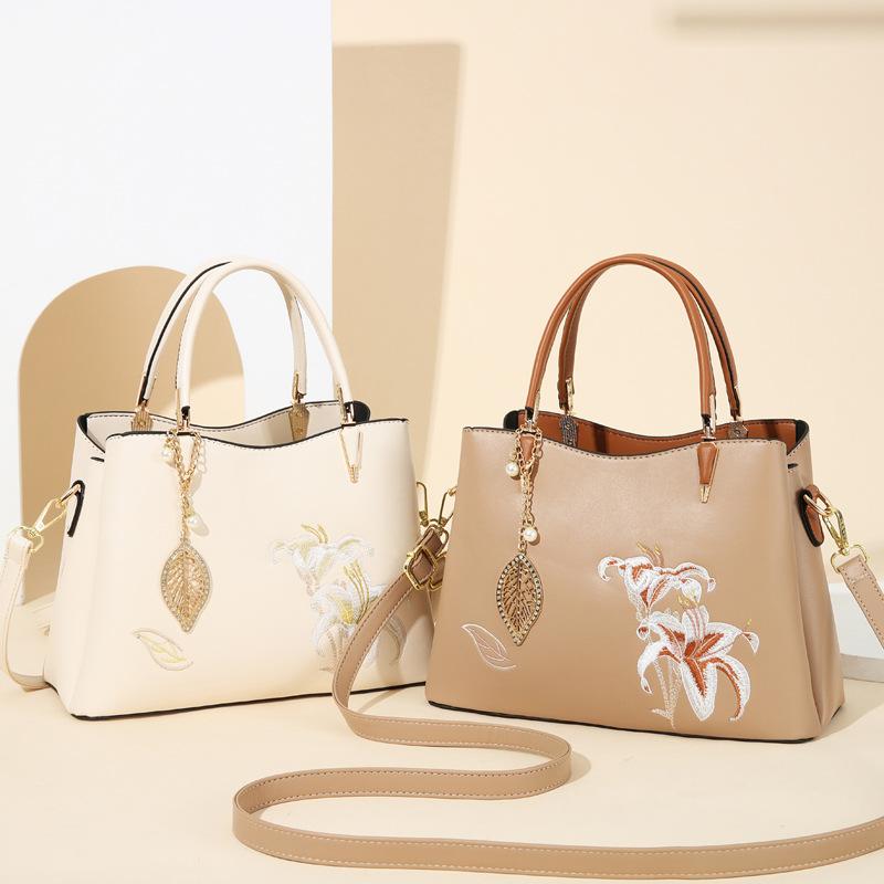 Bag messenger bag women's 2025 new large-capacity handbag national style embroidery new Chinese atmosphere shoulder women's bag tide