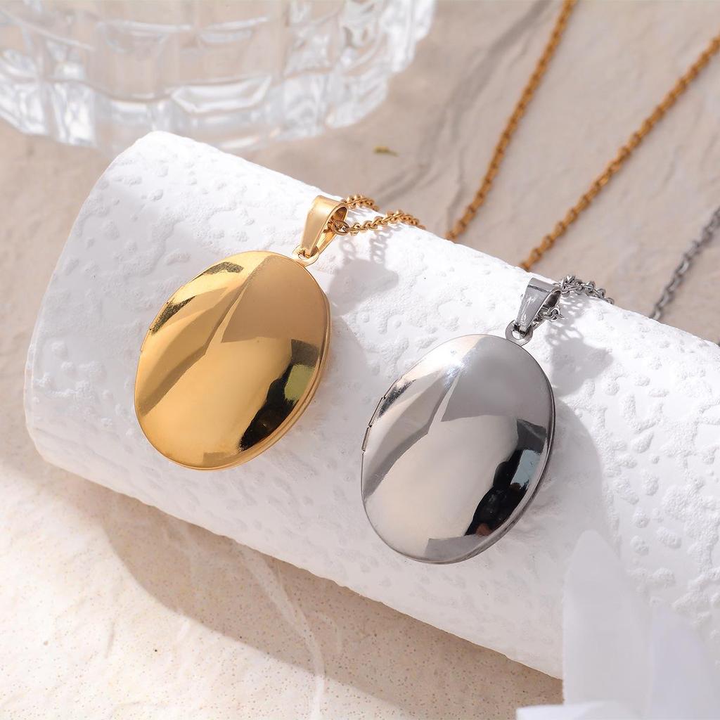 European & American Oval Photo Locket Necklace - DIY Engraving, Creative Gift, Commemorative Jewelry