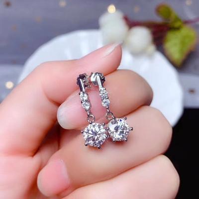 Luxury 1 Carat Moissanite Stud Earrings PT950 White Gold Plated Elegant Earrings for Women