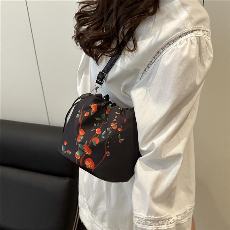Lucky Bag Xiangyun Dragon Scale Pattern 2025 New National Style New Chinese Style Middle-aged and Elderly Mother Crossbody Senior Sense Ingot Bag