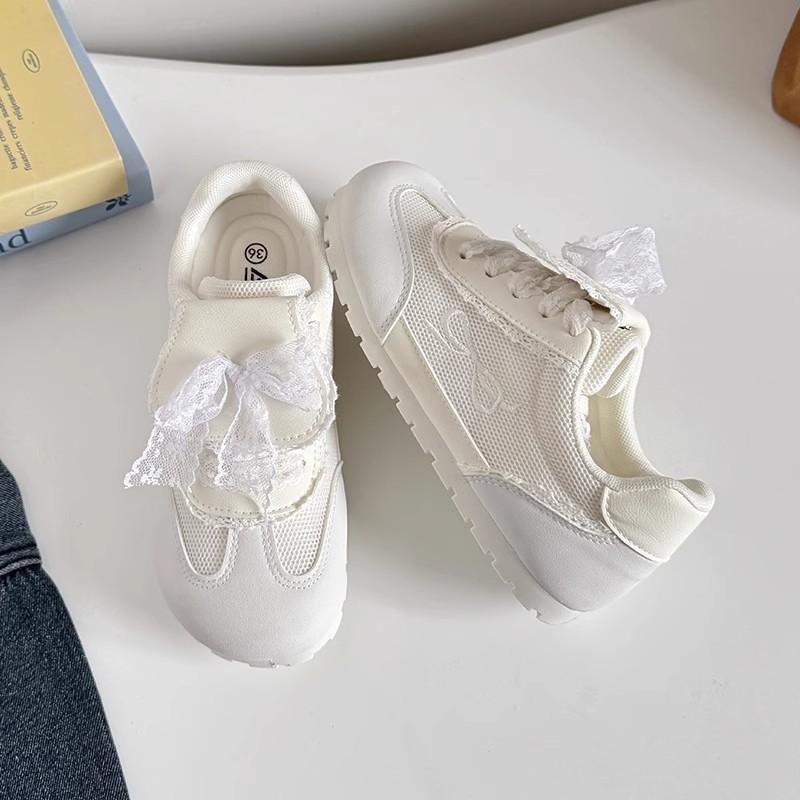 Kleine weiße Schuhe Damen Netzschuhe 2025 neu Sommer atmungsaktives Mesh weiche Sohle keine müden Füße Schnürung vielseitig zum Rock lässig