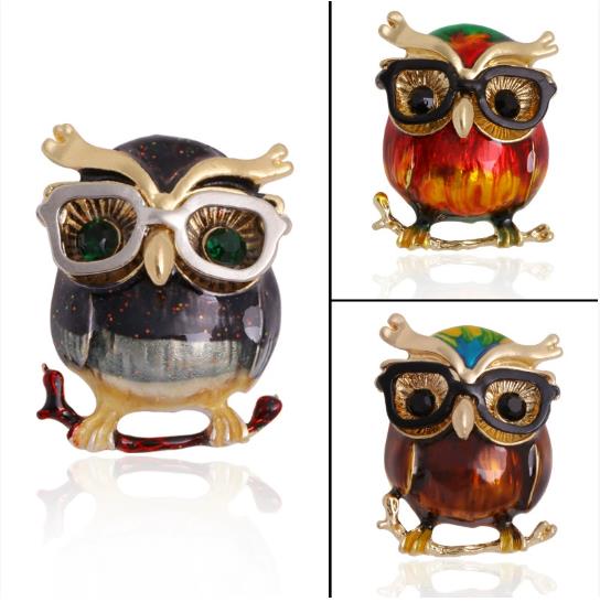 Fashionable and personalized alloy diamond studded owl animal brooch for both men women, popular chest accessories