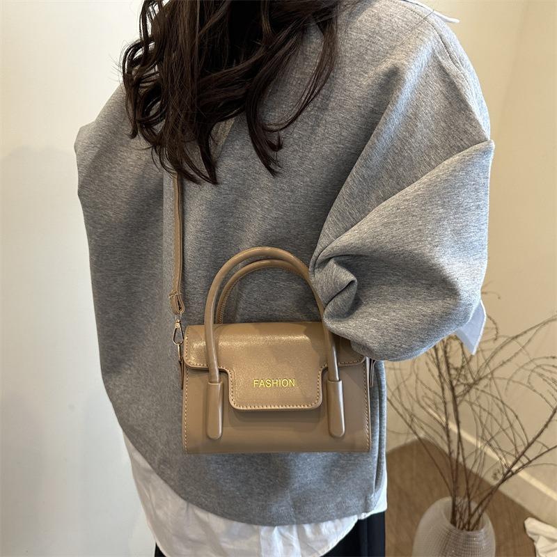 Summer New Fashion Simple Design Popular Solid Color Casual Shoulder Crossbody Portable Small Square Bag