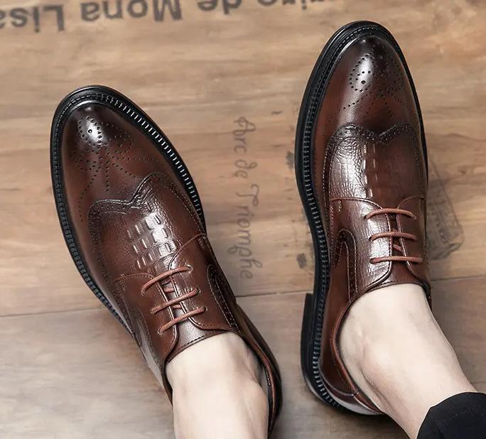 

Korean version of trendy fashion casual leather shoes personalized polished pointed low-top men s shoes spring and autumn dress lace-up business le 45 коричневый