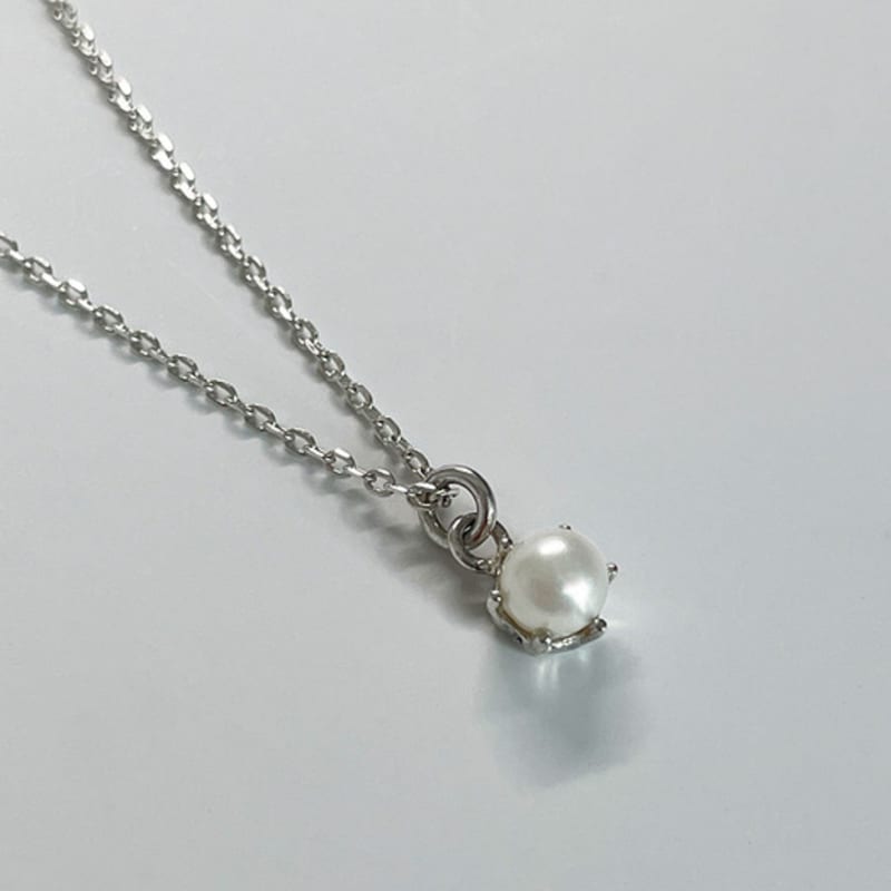 Melliv Silver 6-Prong 4mm Mini Pearl Necklace _mvn24