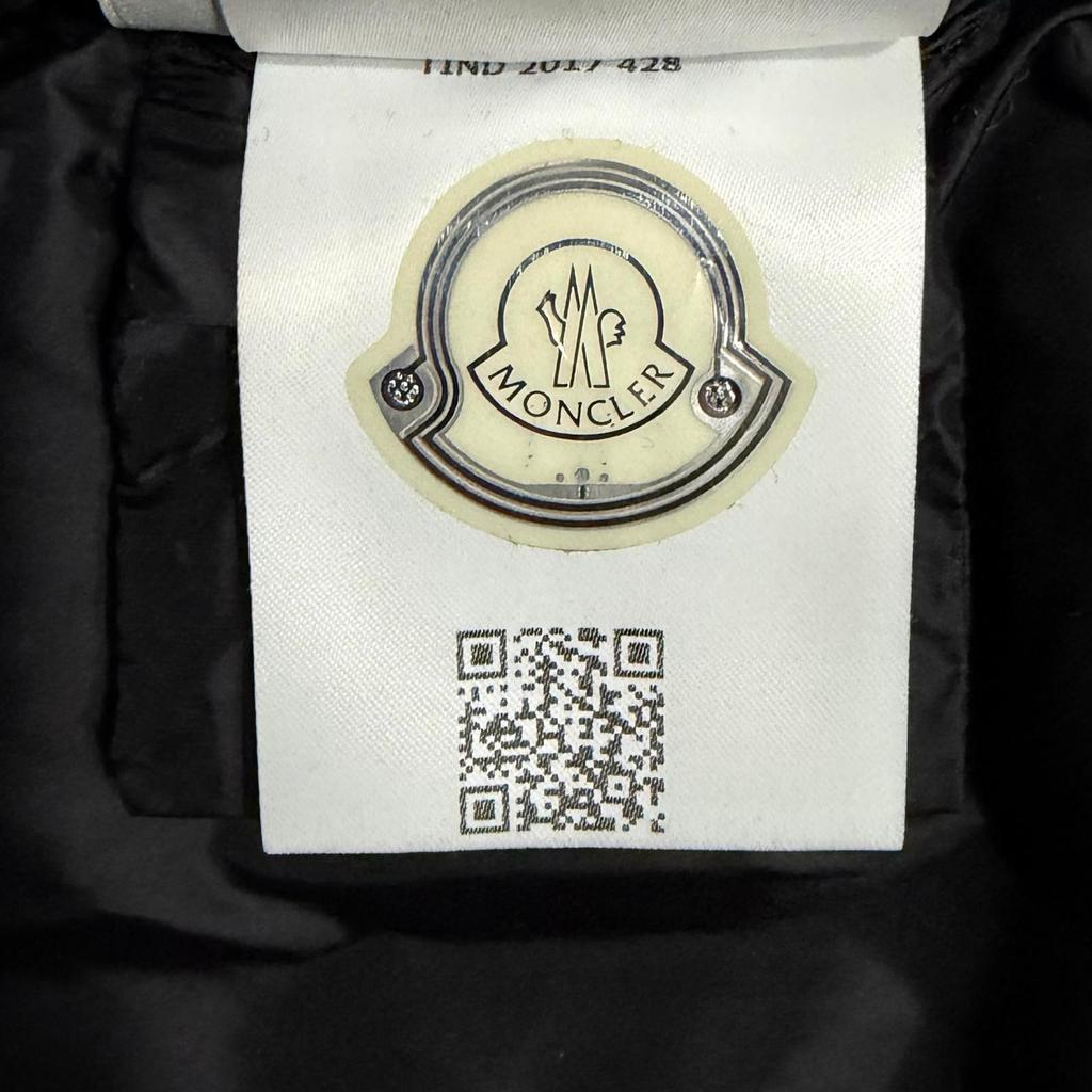 Used MONCLERDown jacket black Nylon Women