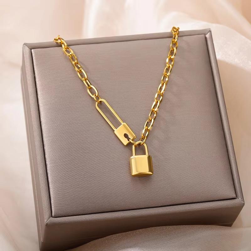 Light luxury love moon multi-layer stacked chain women's collarbone chain fashion temperament neck chain necklace jewelry