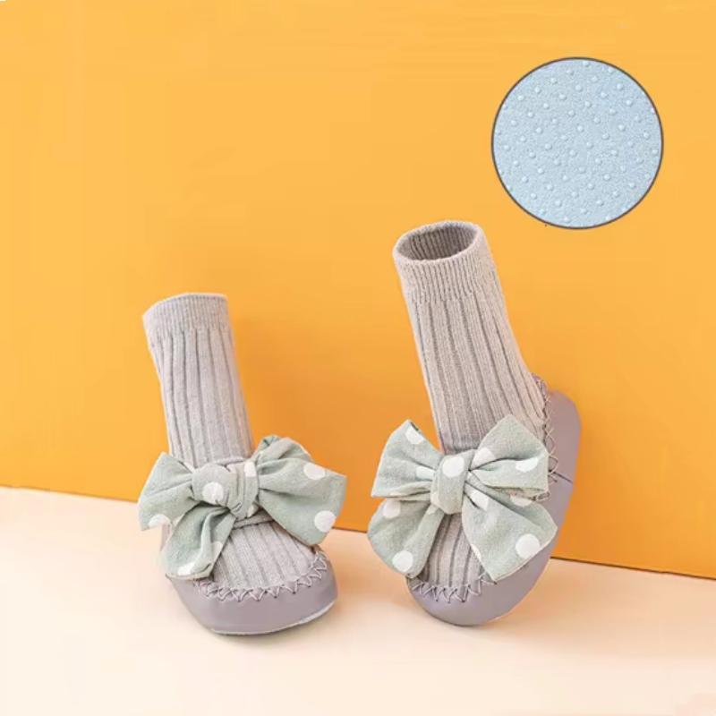 

Носки для новорожденных на резиновой подошве, весенние носки в горошек с бантом для маленьких девочек и мальчиков, противоскользящая обувь для малышей, От 0 до 18 месяцев 0-6M(S) серый