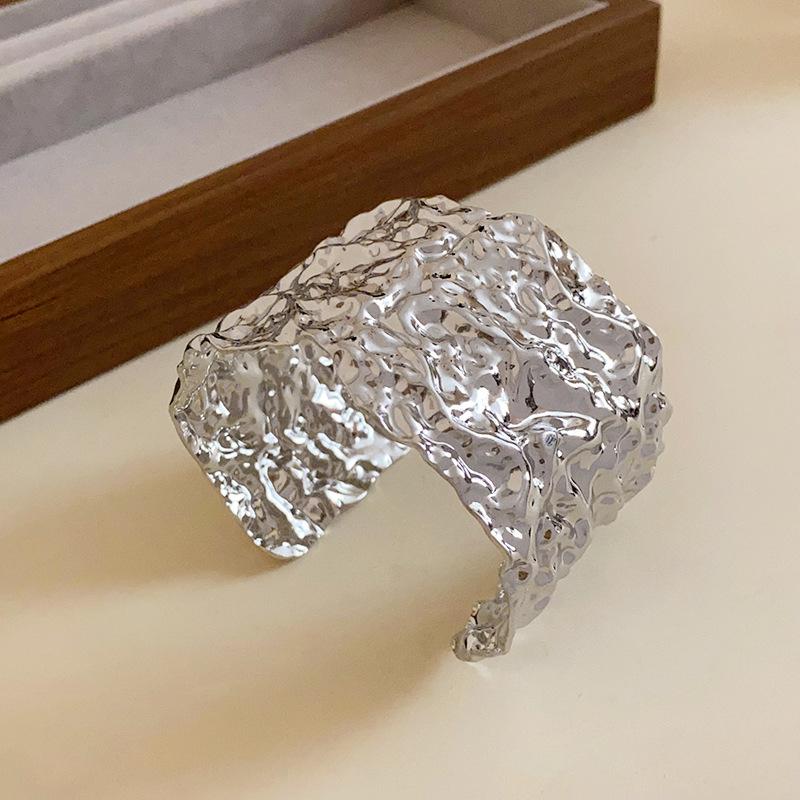 Damska Bransoletka Minimalistyczna Wysokiej Klasy Wklęsła Nieregularna: Europejska i Amerykańska Nisza Zimny Styl Bransoletka