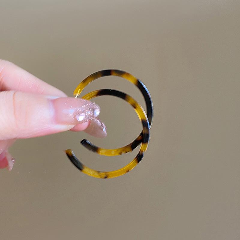 Retro Coffee Leopard Print Silver Needle Stud Earrings - Stylish High-End Design