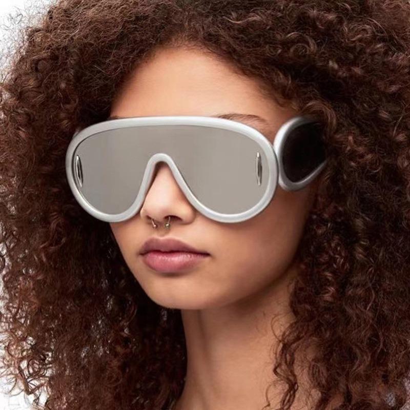 Y2K Punk Sunglasses Women Men One-Piece Glasses for Ladies Luxury Brand Oversized Steampunk Eyewear Goggle UV400