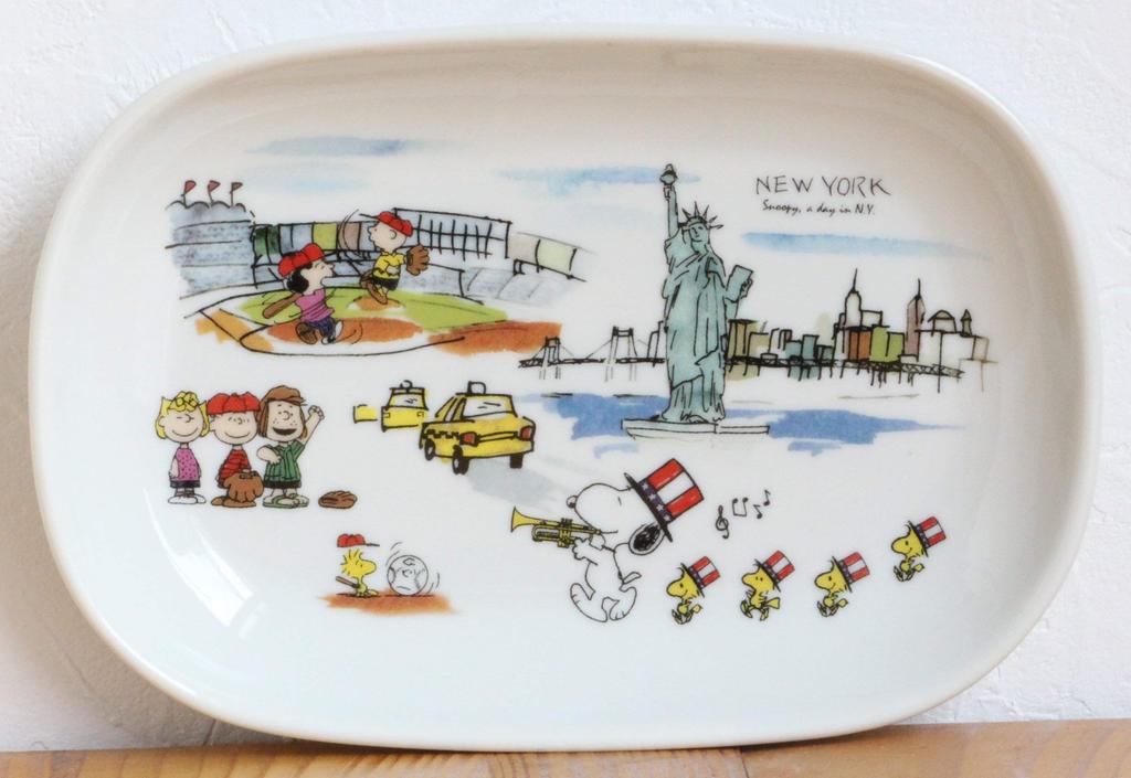 Snoopy Oval New York Set of 2 3870059 Plates, & Switzerland, Designs,