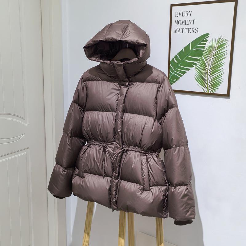 

Elegant Women s Mid-Length Down Jacket with Hood, Slimming Waist, New Autumn/Winter Style, Fashionable Cloud Puff Duck Down Outerwear S кофейный