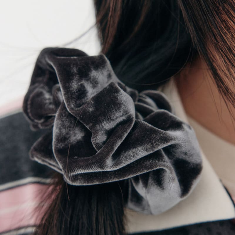 Zeezeezee Velvet Scrunchie _ 4 Colors