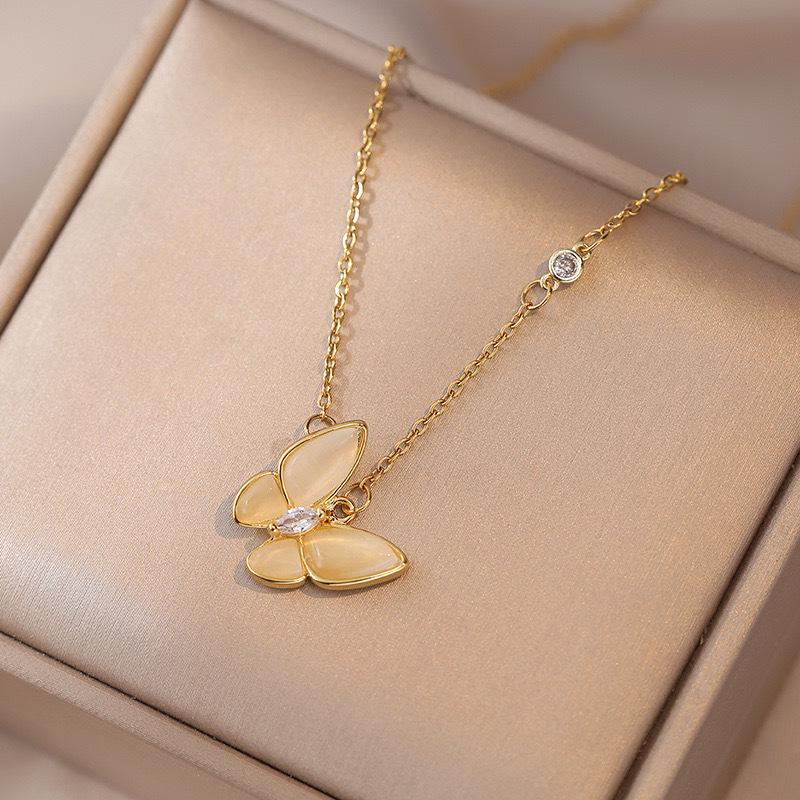 Butterfly Necklace with Color-Retaining Zircon - Fashionable, Versatile Women's Jewelry Accessory.