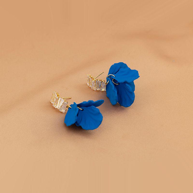 

Fancy Accessible Luxury Blue Petal Eardrops Stud Earrings Affordable Luxury Fashion Accessible Luxury Artsy Mosquito Coil Non-Piercing Ear Clip Women [1749] blue petal ear needle