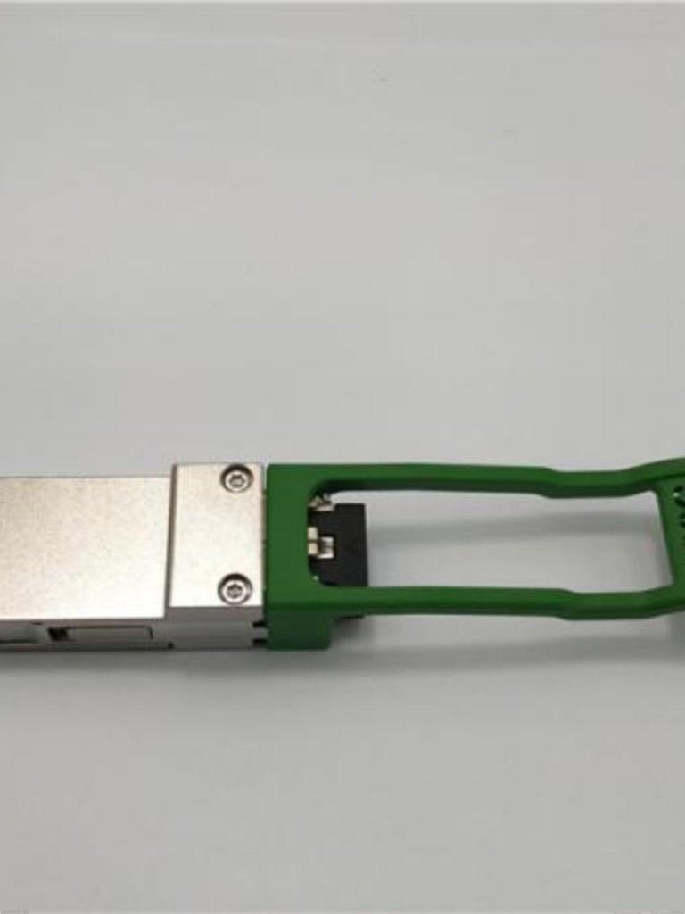 QSFP28-100G CWDM4 Optical Transceiver Module, 500m Range (FINSARFTLC1152RGPL6-TE)