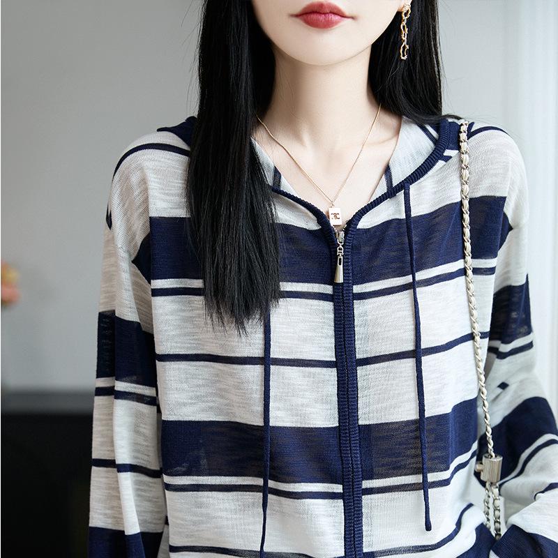 

Универсальный кардиган с капюшоном из полосатого трикотажа больших размеров для женщин - Мода ранней осени и весны M