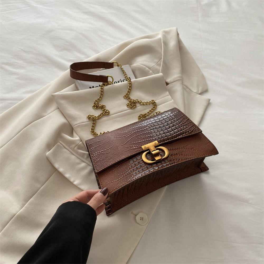 Luxury Chain Underarm Bag Pu Leather Small Messenger Bag Vintage Classic Shoulder Bag  Streetwear