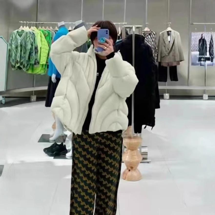 Big-name high-end down jackets for women's new hooded loose thickened puffs premium soft bread clothes winter